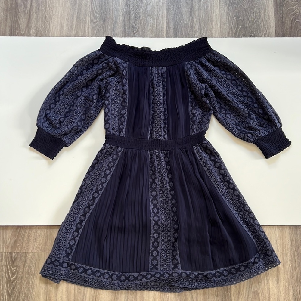 Alice and Olivia Navy Mini Dress Size 2 Embroidered Off Shoulder Cocktail